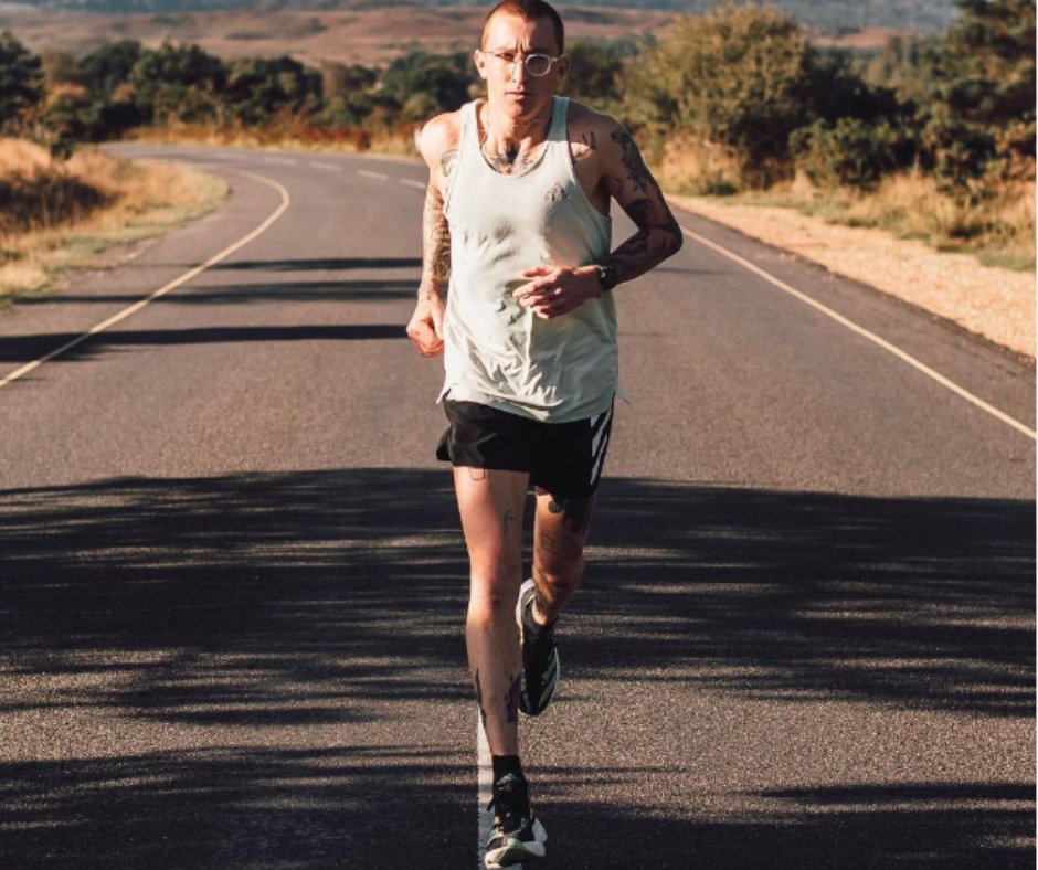 Run To Paradise Episode 3 : Glutes that could crack a conker - Jonty Brown